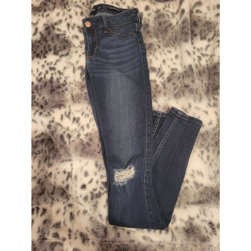 Hollister Jean's